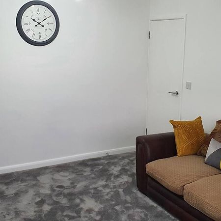 Exquisite And Modern 2 Bed Maisonette Harmondsworth Exteriör bild