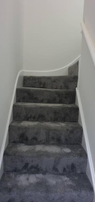 Exquisite And Modern 2 Bed Maisonette Harmondsworth Exteriör bild