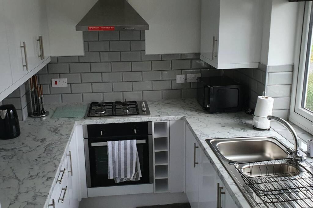 Exquisite And Modern 2 Bed Maisonette Harmondsworth Exteriör bild