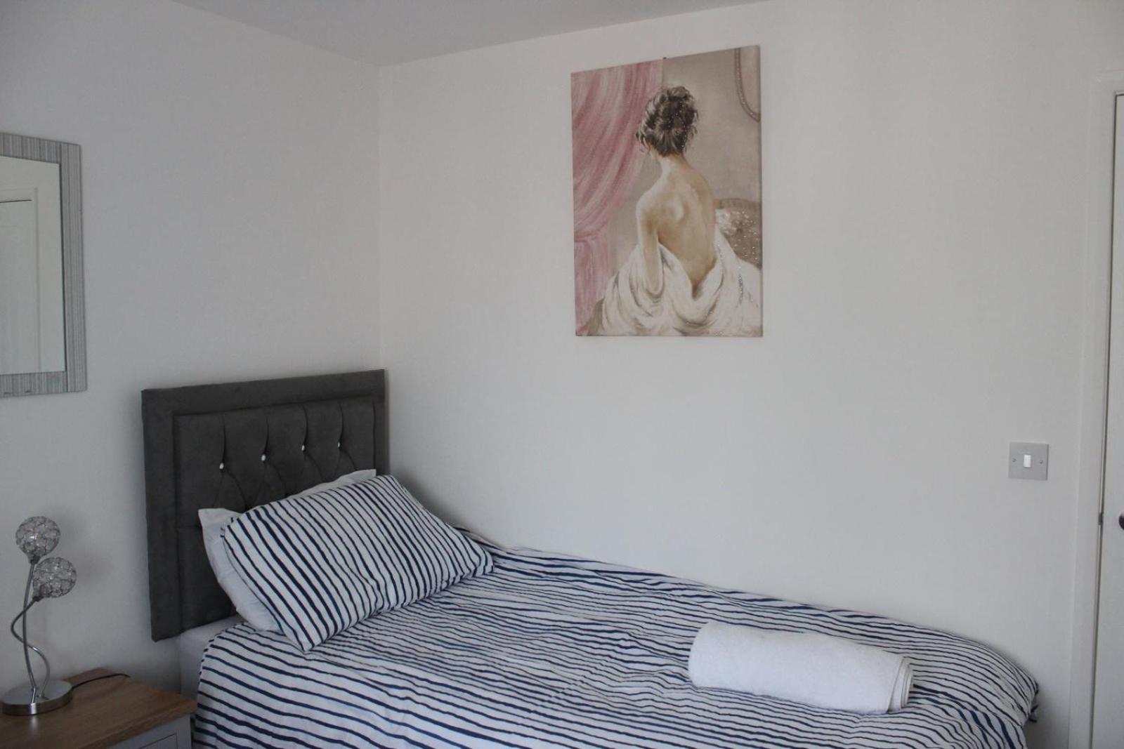 Exquisite And Modern 2 Bed Maisonette Harmondsworth Exteriör bild