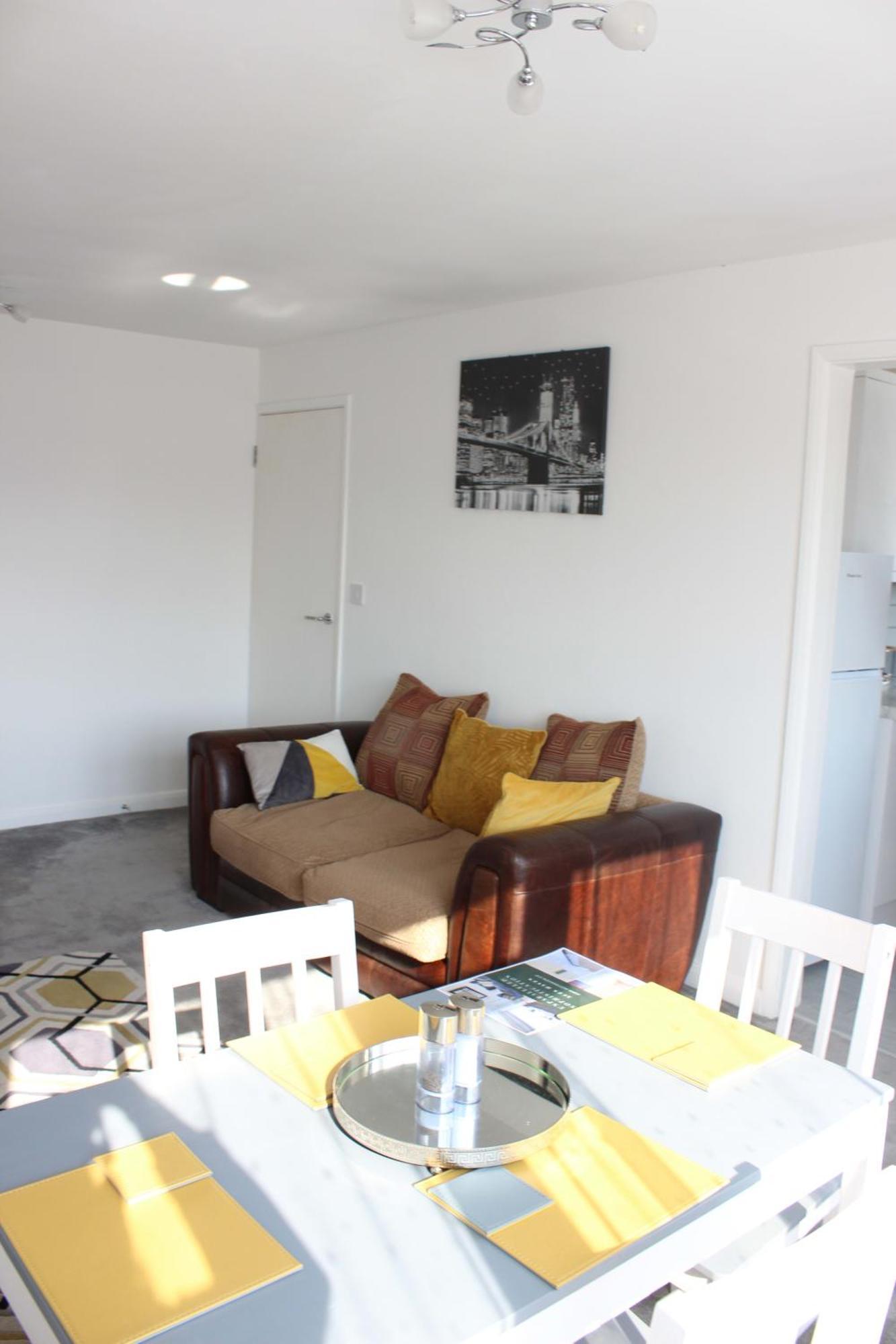 Exquisite And Modern 2 Bed Maisonette Harmondsworth Exteriör bild